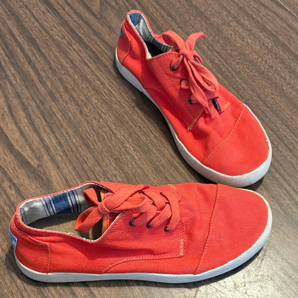 Toms Size 6.5 Paseo Classic Sneaker Shoes Red Orange